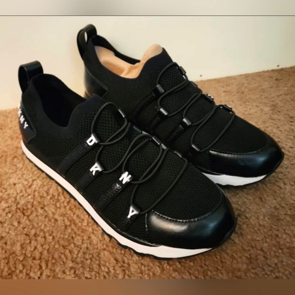 DKNY Fashion Sneakers Black&White Pull on- No Lace Tie  Shoe - Picture 2 of 9